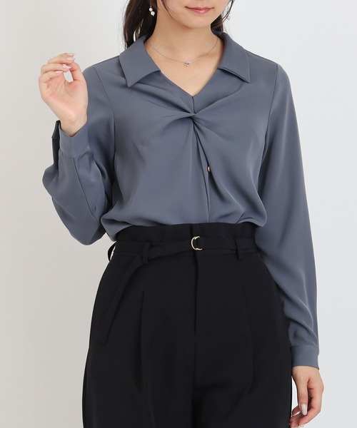 TRUDEA(トルディア)の「とろみツイストスキッパーブラウス(シャツ/ブラウス・レディース・ブルーグリーン/ネイビー/ホワイト・MEDIUM)」の1枚目の写真