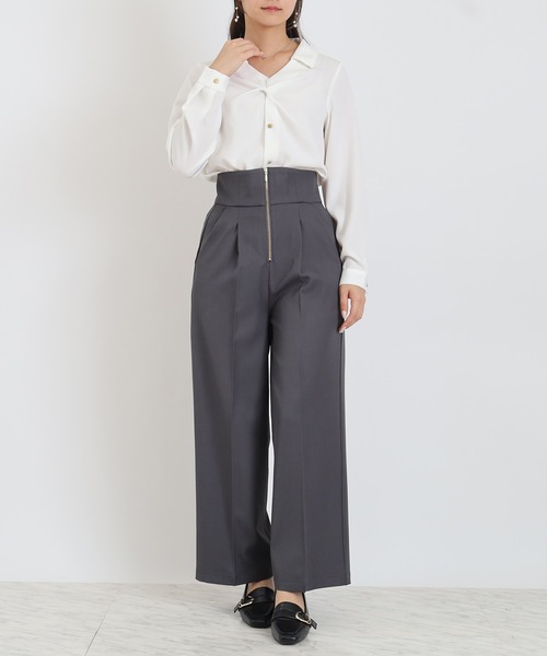 TRUDEA(トルディア)の「とろみツイストスキッパーブラウス(シャツ/ブラウス・レディース・ブルーグリーン/ネイビー/ホワイト・MEDIUM)」の8枚目の写真