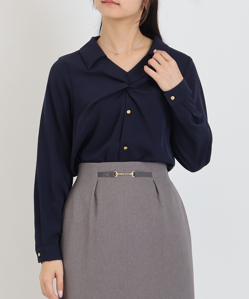 TRUDEA(トルディア)の「とろみツイストスキッパーブラウス(シャツ/ブラウス・レディース・ブルーグリーン/ネイビー/ホワイト・MEDIUM)」の14枚目の写真