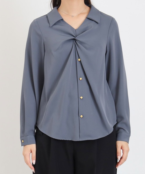 TRUDEA(トルディア)の「とろみツイストスキッパーブラウス(シャツ/ブラウス・レディース・ブルーグリーン/ネイビー/ホワイト・MEDIUM)」の19枚目の写真