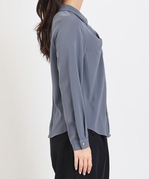 TRUDEA(トルディア)の「とろみツイストスキッパーブラウス(シャツ/ブラウス・レディース・ブルーグリーン/ネイビー/ホワイト・MEDIUM)」の20枚目の写真