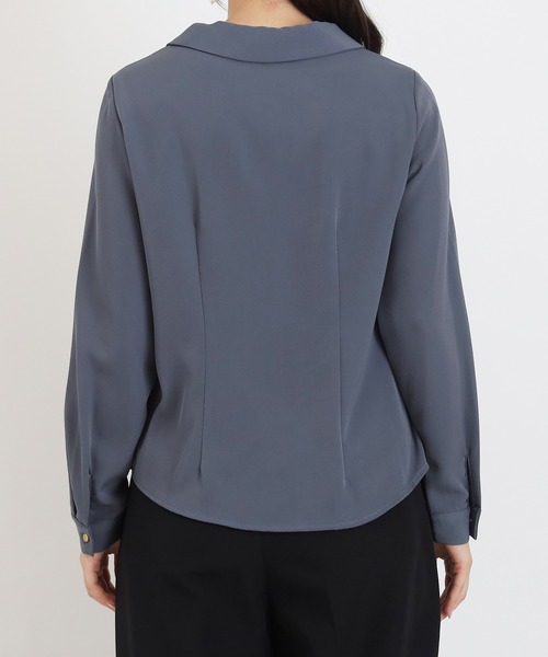 TRUDEA(トルディア)の「とろみツイストスキッパーブラウス(シャツ/ブラウス・レディース・ブルーグリーン/ネイビー/ホワイト・MEDIUM)」の21枚目の写真