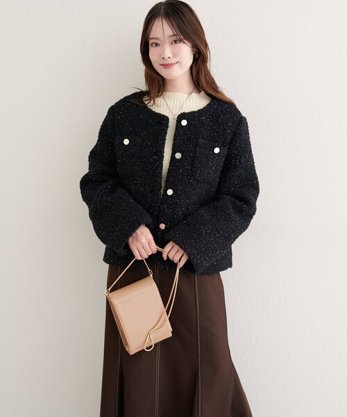 natural couture(ナチュラルクチュール)の「ラメリングボアノーカラージャケット(ノーカラージャケット・レディース・ブラック/アイボリー・FREE)」の5枚目の写真