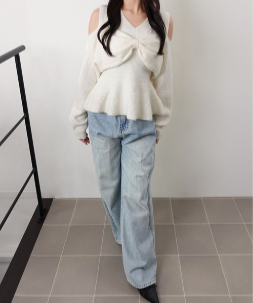 unnu（ユヌ）の「フロントリボン オフショルペプラム ラメ ニット（ニット/セーター・レディース・グレー/ブラック/ホワイト/レッド・F）」の16枚目の写真