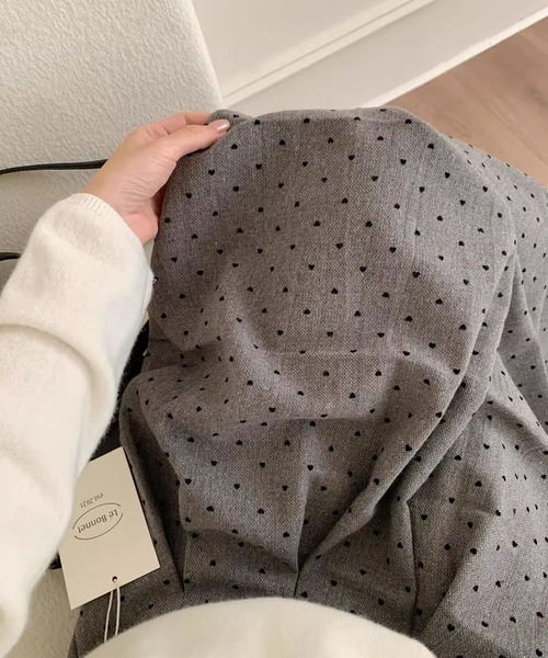 LAFFMO(ラフモ)の「ドット柄タックプリーツスカート(スカート・レディース・グレー/ブラック・M/L)」の13枚目の写真