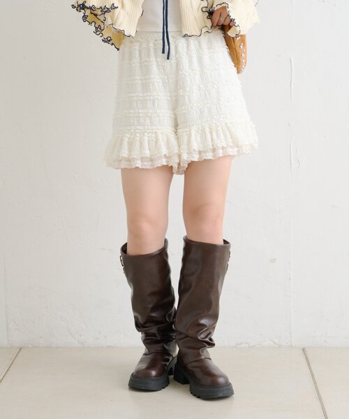 w closet（ダブルクローゼット）の「フリルショートパンツ（その他パンツ・レディース・オフホワイト/アイボリー/ブラック・FREE）」の4枚目の写真