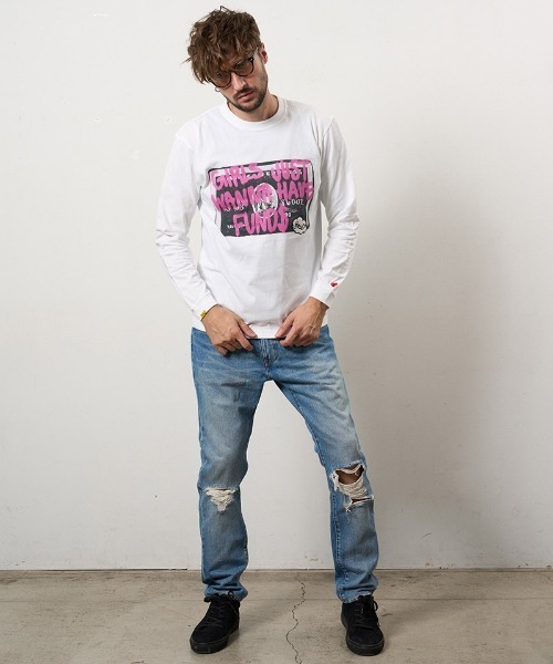 STUD MUFFIN(スタッドマフィン)の「mlt5469-5.6ozコットン天竺 クレジットグラフィティ&パッチLSシャツ ロンT(614-02857)(Tシャツ/カットソー・メンズ・ホワイト/ブラック/チャコールグレー・2/3/4)」の15枚目の写真