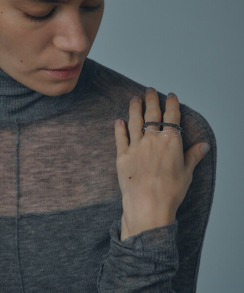 and cloud(アンドクラウド)の「Drape Chain Double Ring(リング・レディース・ブラック系その他・M/S)」の4枚目の写真