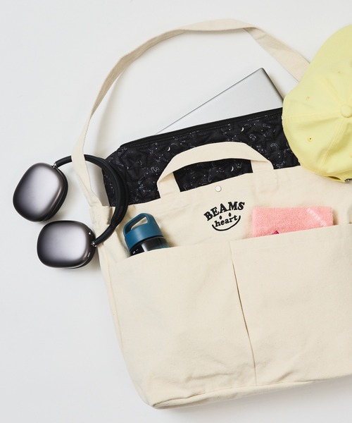 BEAMS HEART（ビームスハート）の「【ベストセラー / 2WAY】スマイル 刺繍 ロゴ バッグ A4収納可能（トートバッグ・レディース・チャコールグレー/ナチュラル/グリーン/ベージュ/イエロー系その他4/ブラウン・ONE SIZE）」の4枚目の写真
