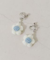 SMELLY（スメリー）の「ニットフラワーイヤリング（イヤリング）」