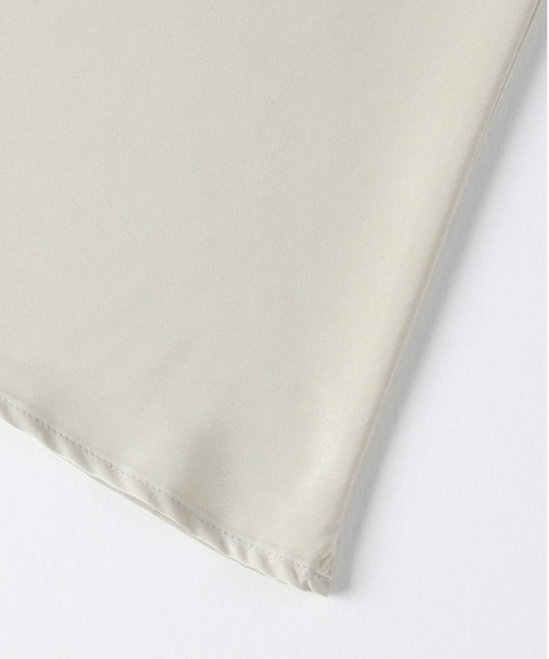 Right-on（ライトオン）の「【HONEYSUCKLE ROSE】サテン ナロースカート (Iライン / ロング丈 / ウエストゴム/ 上品見え / 華奢見え / きれいめカジュアル / 手洗い可)（スカート・レディース・ライトベージュ/ブラック/ダークベージュ・S/M/L）」の11枚目の写真