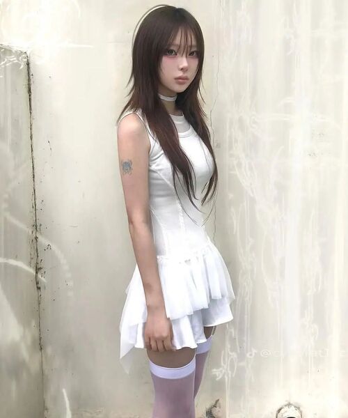 FLAREUP(フレアアップ)の「レイヤードレースフリルノースリーブ(FL-157_クリーム)(Tシャツ/カットソー・レディース・Cream・1/2)」の7枚目の写真