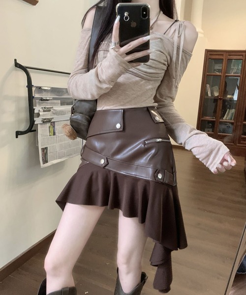 MAISON DE THERESE(メゾン ド テレーズ)の「アシンメトリー フリル ハイウエスト PU フレア スカート(スカート・レディース・ブラウン/ブラック・S/M)」の3枚目の写真