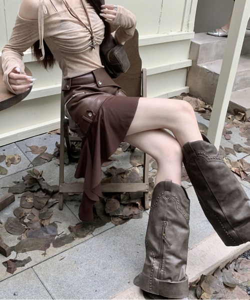MAISON DE THERESE(メゾン ド テレーズ)の「アシンメトリー フリル ハイウエスト PU フレア スカート(スカート・レディース・ブラウン/ブラック・S/M)」の11枚目の写真
