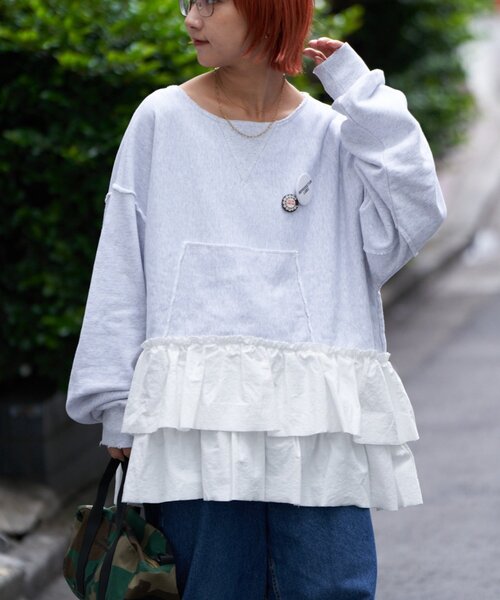 etsinta（エシンタ）の「【etsinta/エシンタ】リメイク裾フリルスウェット（Tシャツ/カットソー・レディース・グレー・ONE SIZE）」の4枚目の写真