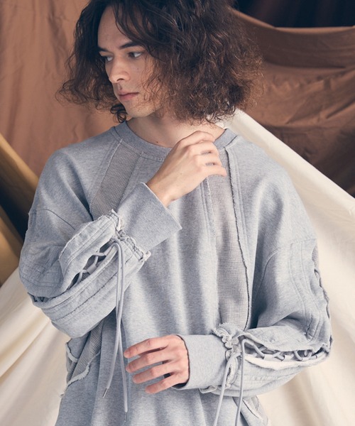 MAISON SPECIAL（メゾンスペシャル）の「《UNISEX》Waffle Switch Lace-up Sweat Prime-Over Crew Neck Pullover/ワッフル切り替えレースアップスウェットプライムオーバークルーネックプルオーバー【MAISON SPECIAL/メゾンスペシャル】（スウェット・メンズ・グレー/ブラック・0/1/2）」の9枚目の写真
