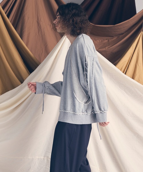 MAISON SPECIAL（メゾンスペシャル）の「《UNISEX》Waffle Switch Lace-up Sweat Prime-Over Crew Neck Pullover/ワッフル切り替えレースアップスウェットプライムオーバークルーネックプルオーバー【MAISON SPECIAL/メゾンスペシャル】（スウェット・メンズ・グレー/ブラック・0/1/2）」の7枚目の写真