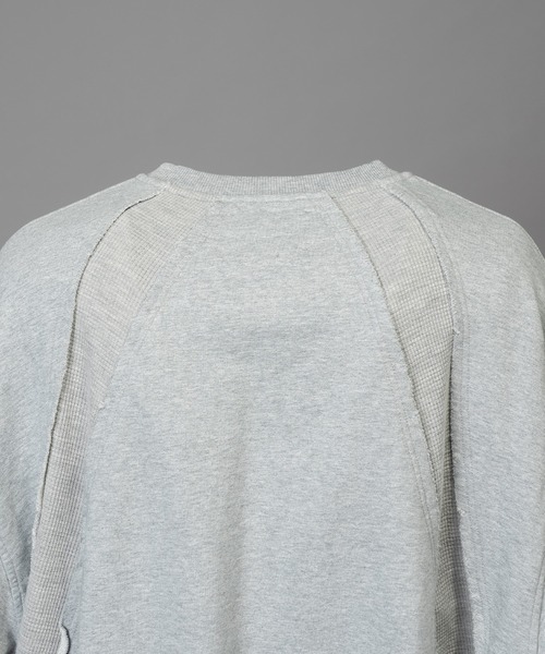 MAISON SPECIAL（メゾンスペシャル）の「《UNISEX》Waffle Switch Lace-up Sweat Prime-Over Crew Neck Pullover/ワッフル切り替えレースアップスウェットプライムオーバークルーネックプルオーバー【MAISON SPECIAL/メゾンスペシャル】（スウェット・メンズ・グレー/ブラック・0/1/2）」の20枚目の写真