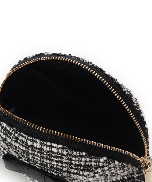 Samantha Thavasa（サマンサタバサ）の「ループツイードデザイン エムシュシュⅢ ポーチ（ポーチ・レディース・ブラック/グレイッシュベージュ/ピンクベージュ/オフホワイト・FREE）」の8枚目の写真