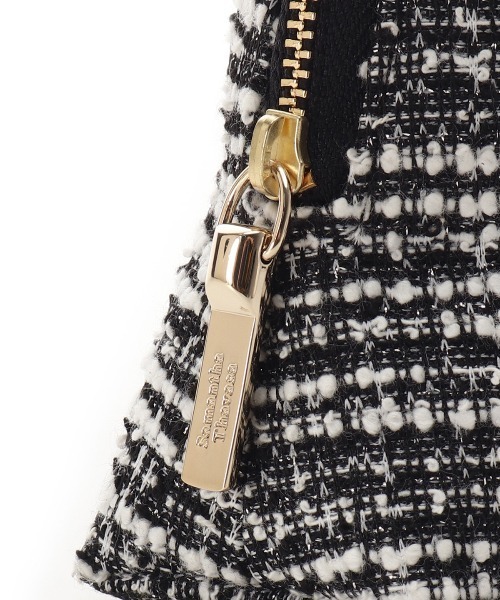 Samantha Thavasa（サマンサタバサ）の「ループツイードデザイン エムシュシュⅢ ポーチ（ポーチ・レディース・ブラック/グレイッシュベージュ/ピンクベージュ/オフホワイト・FREE）」の9枚目の写真