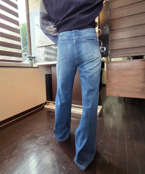 Loco Ocean(ロコオーシャン)の「ダメージフレアデニムパンツ(デニムパンツ・レディース・ブルー・M/L)」の9枚目の写真