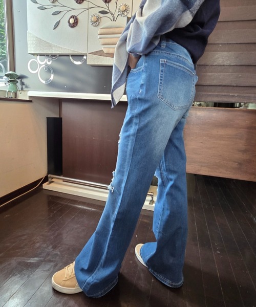 Loco Ocean(ロコオーシャン)の「ダメージフレアデニムパンツ(デニムパンツ・レディース・ブルー・M/L)」の14枚目の写真