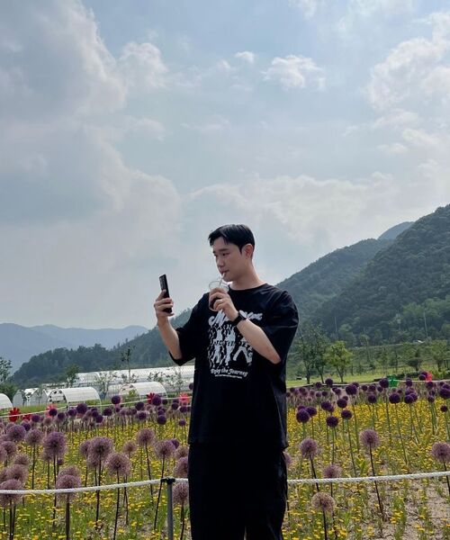 MOZMOZ（モズモズ）の「ウォーキングモズ オーバーサイズ ピグメント 半袖Tシャツ ブラック（Tシャツ/カットソー・レディース・その他・M/XL/XXL）」の6枚目の写真
