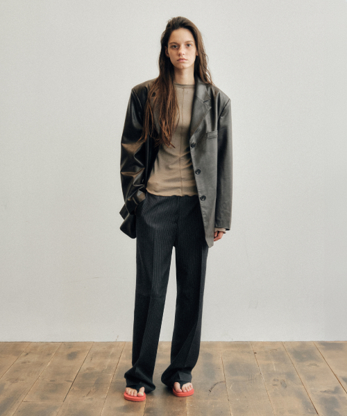 CITTA（シータ）の「Semi Regular Non-tuck Pin Stripe Slacks_CTB553(Black)（スラックス・レディース・ブラック・SMALL/MEDIUM/LARGE）」の3枚目の写真