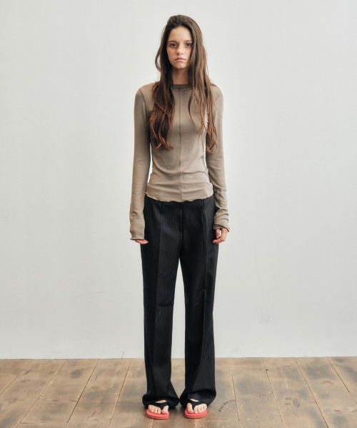 CITTA（シータ）の「Semi Regular Non-tuck Pin Stripe Slacks_CTB553(Black)（スラックス・レディース・ブラック・SMALL/MEDIUM/LARGE）」の4枚目の写真