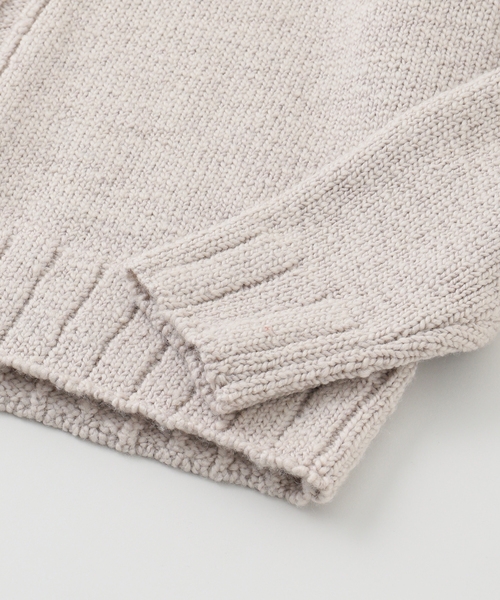 EDIFICE（エディフィス）の「ETS.MATERIAUX(マテリオ)  スラブ Vニット（ニット/セーター・メンズ・ブラック/ベージュ/キャメル・MEDIUM/LARGE）」の6枚目の写真