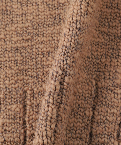 EDIFICE（エディフィス）の「ETS.MATERIAUX(マテリオ)  スラブ Vニット（ニット/セーター・メンズ・ブラック/ベージュ/キャメル・MEDIUM/LARGE）」の8枚目の写真