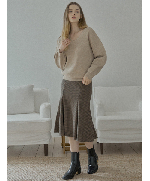 AVANT-G(アバン)の「V-neck Oversized Knit Pullover - BEIGE(ニット/セーター・レディース・その他・FREE)」の6枚目の写真