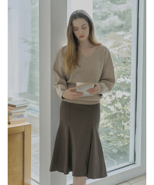 AVANT-G(アバン)の「V-neck Oversized Knit Pullover - BEIGE(ニット/セーター・レディース・その他・FREE)」の8枚目の写真