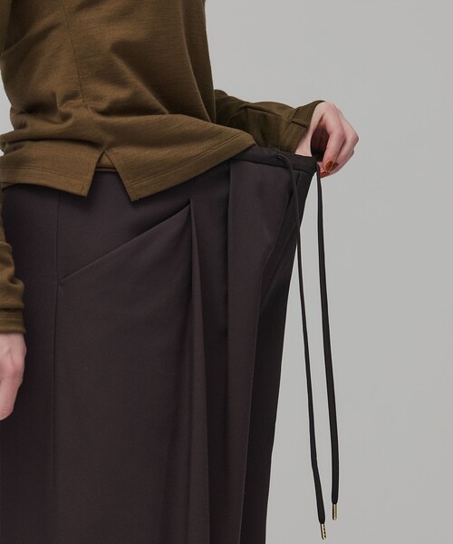 PUBLIC TOKYO（パブリックトウキョウ）の「サテンタックイージーパンツ（チノパンツ・レディース・ブラック/ブラウン・1/2）」の7枚目の写真