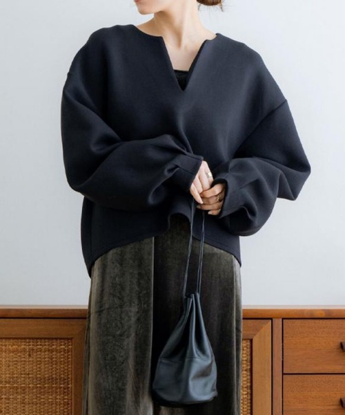 Mignonjour(ミニョンジュール)の「FReePLACe/Vネック トップス X12746(Tシャツ/カットソー・レディース・グレー/アイボリー/ブラック・FREE)」の3枚目の写真