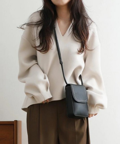 Mignonjour(ミニョンジュール)の「FReePLACe/Vネック トップス X12746(Tシャツ/カットソー・レディース・グレー/アイボリー/ブラック・FREE)」の5枚目の写真