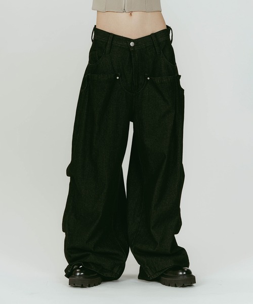 Knuth Marf(クヌースマーフ)の「【Knuth Marf】cling drape denim pants(デニムパンツ・レディース・ブラック/グレイッシュベージュ・XS/S)」の2枚目の写真