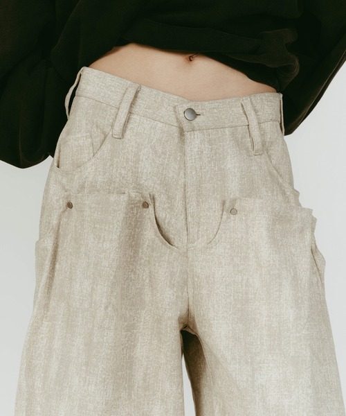 Knuth Marf(クヌースマーフ)の「【Knuth Marf】cling drape denim pants(デニムパンツ・レディース・ブラック/グレイッシュベージュ・XS/S)」の19枚目の写真