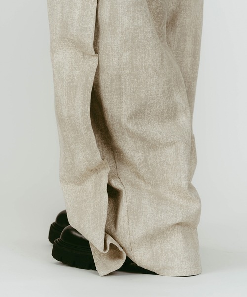 Knuth Marf(クヌースマーフ)の「【Knuth Marf】cling drape denim pants(デニムパンツ・レディース・ブラック/グレイッシュベージュ・XS/S)」の22枚目の写真