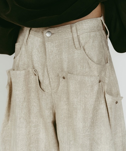 Knuth Marf(クヌースマーフ)の「【Knuth Marf】cling drape denim pants(デニムパンツ・レディース・ブラック/グレイッシュベージュ・XS/S)」の20枚目の写真