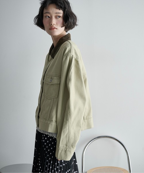 THE YOn（ザヨン）の「カーブスリーブクロップドジャケット　デニム/ツイル（デニムジャケット・レディース・セージグリーン/ライトブルー/グレイッシュベージュ/ブラック・FREE）」の5枚目の写真