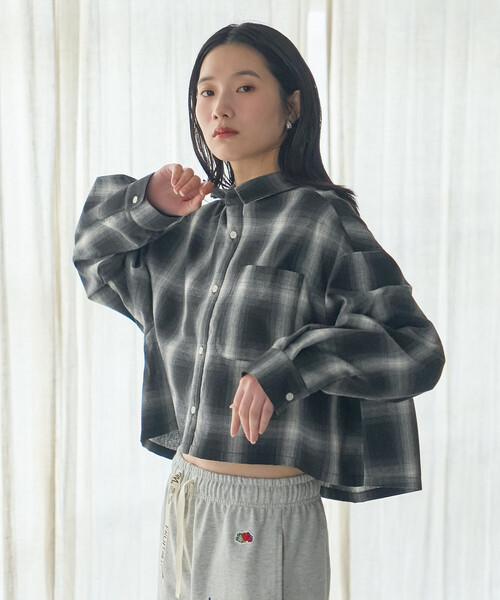 FREAK'S STORE(フリークスストア)の「オンブレ チェックシャツ/ショート丈チェックシャツ(シャツ/ブラウス・レディース・ブルー/ブラック・SMALL/MEDIUM)」の10枚目の写真