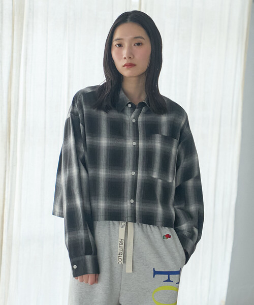 FREAK'S STORE(フリークスストア)の「オンブレ チェックシャツ/ショート丈チェックシャツ(シャツ/ブラウス・レディース・ブルー/ブラック・SMALL/MEDIUM)」の11枚目の写真