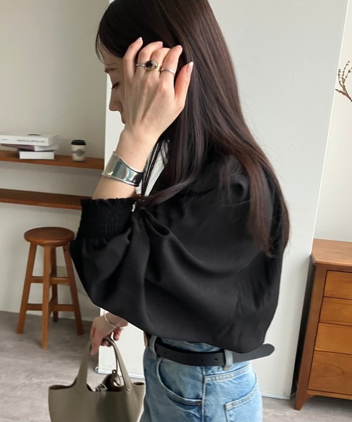 zena（ジェナ）の「シャーリングギャザードルマンシャツ（シャツ/ブラウス・レディース・ブラック/グレー系その他・FREE）」の6枚目の写真