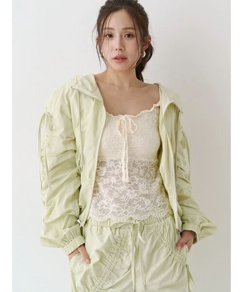 CALNAMUR（カルナムール）の「ギャザーボリュームブルゾン（ブルゾン・レディース・アイボリー/グリーン・FREE）」の12枚目の写真