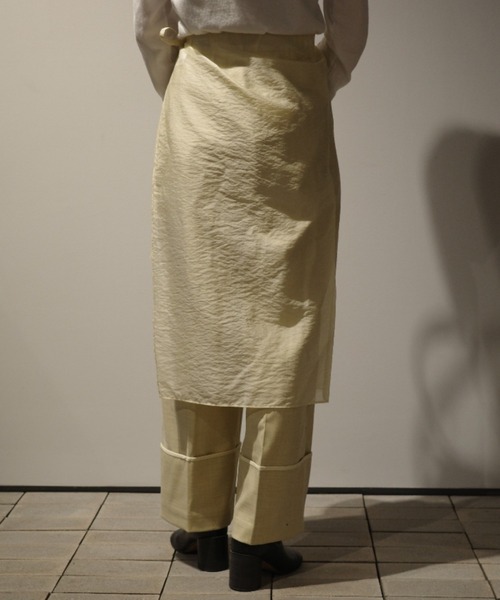 MANOF（マノフ）の「MANOF SKIRT LAYERED WIDE PANTS（その他パンツ・レディース・ベージュ/ブラック・SMALL/MEDIUM）」の3枚目の写真