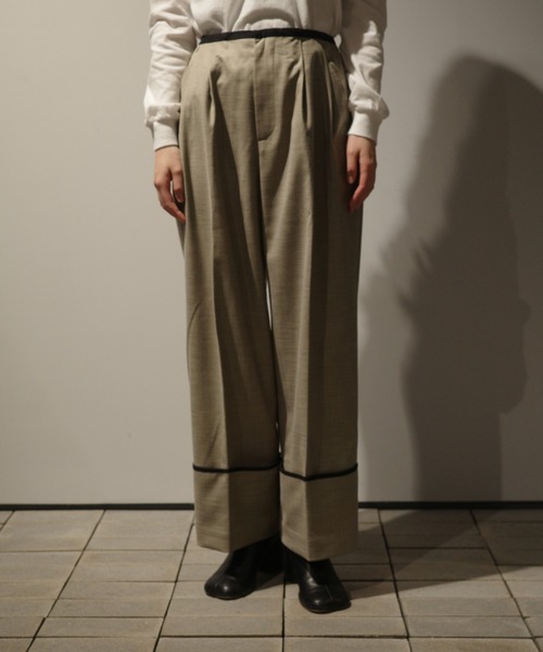 MANOF（マノフ）の「MANOF SKIRT LAYERED WIDE PANTS（その他パンツ・レディース・ベージュ/ブラック・SMALL/MEDIUM）」の7枚目の写真