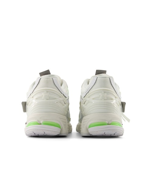 NEW BALANCE(ニューバランス)の「NEW BALANCE U1906AE(スニーカー・メンズ・ホワイト・26.5cm/27cm/27.5cm)」の5枚目の写真