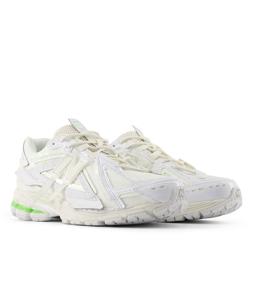 NEW BALANCE(ニューバランス)の「NEW BALANCE U1906AE(スニーカー・メンズ・ホワイト・26.5cm/27cm/27.5cm)」の2枚目の写真