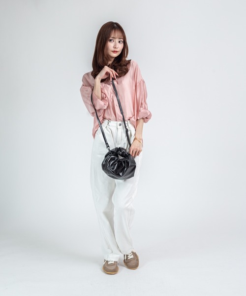 HELOYSE（エロイーズ）の「【HELOYSE/エロイーズ】ハンドバッグ　ショルダーバッグ　croissant shoulder leather mini（ショルダーバッグ・レディース・シルバー/ブラック・FREE）」の8枚目の写真